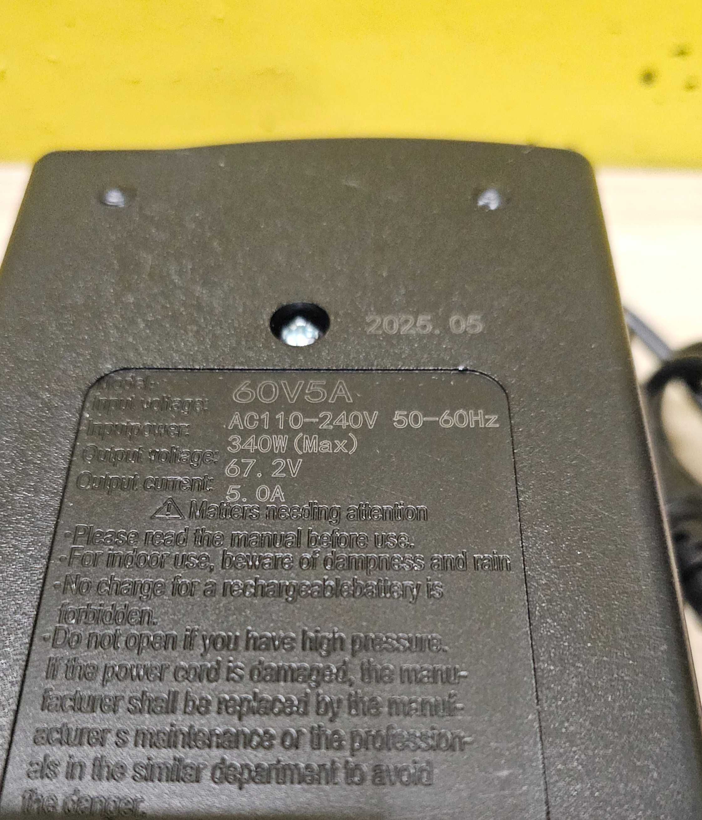 SZYBKA Ładowarka 67,2V 5A Bili Coco KuKirin Techlife Blinke skutera 16