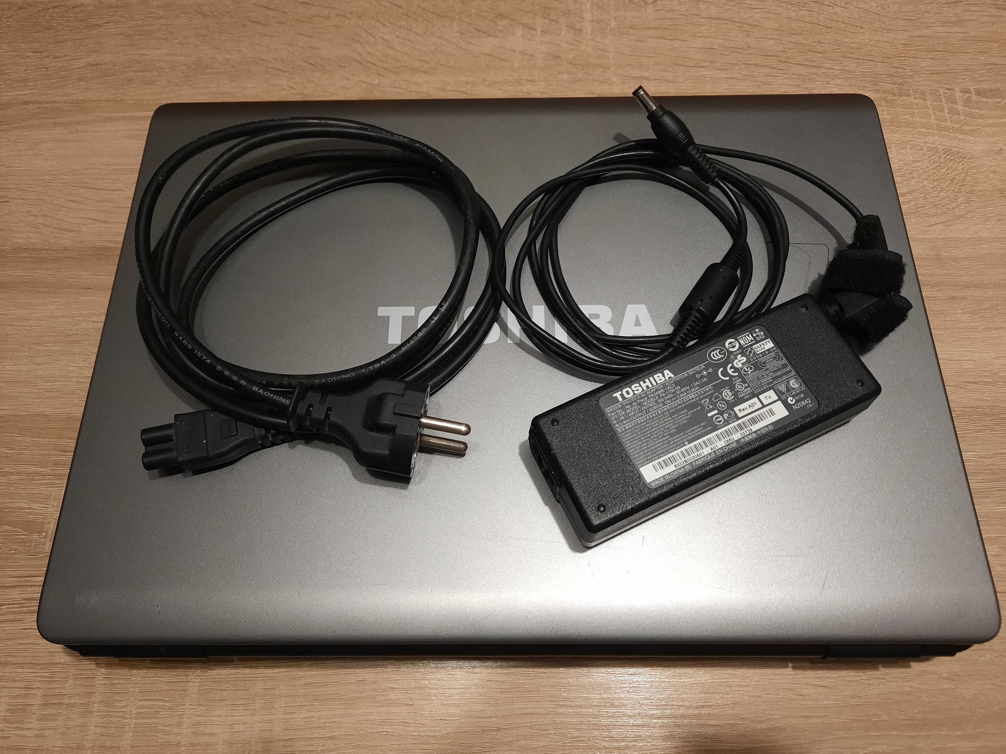 Рабочий ноут,в комплекте зарядное,SSD
