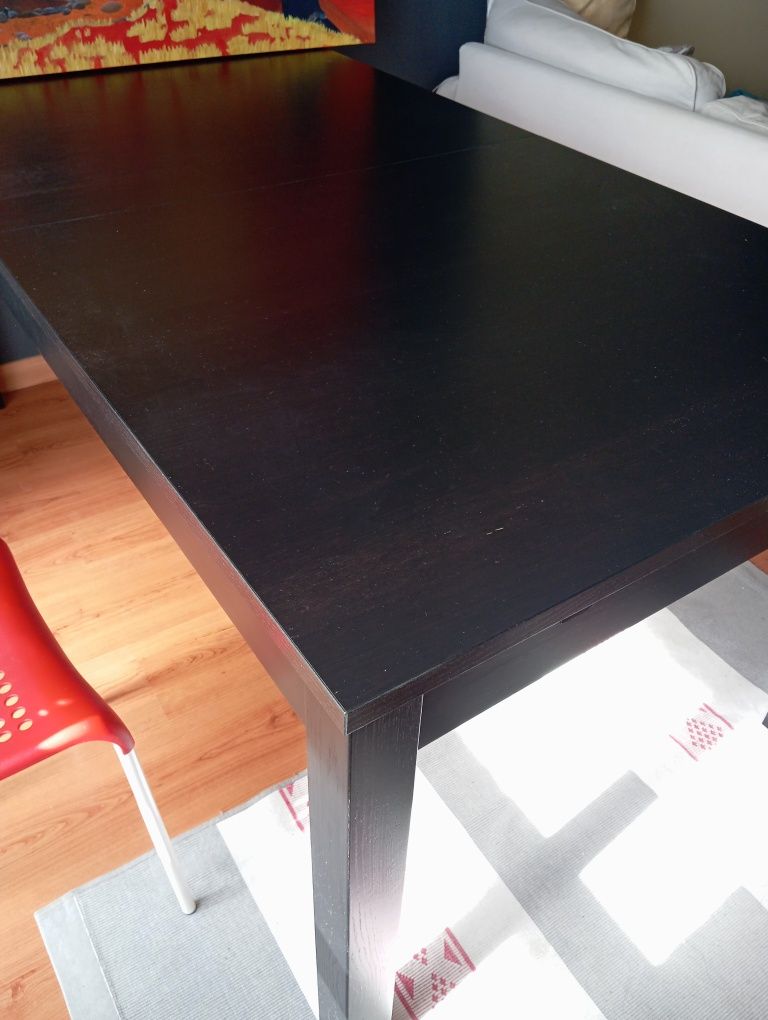 Mesa de jantar de abrir em preto