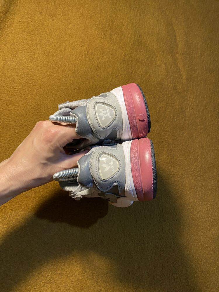 Серые кроссовки Adidas Falcon Yung | 38 размер 23,5см