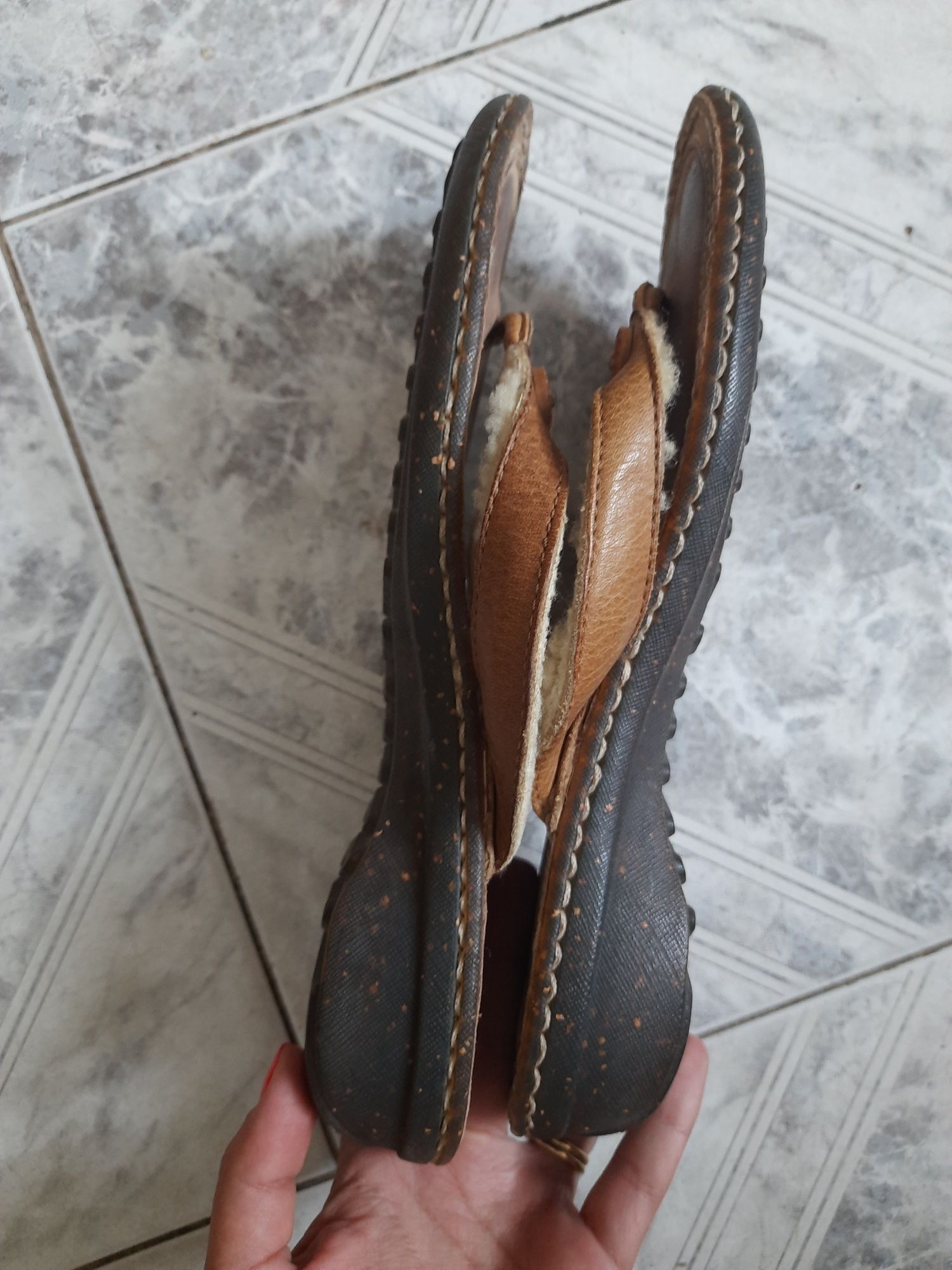 UGG Australia klapki ze skóry owczej 38 Unisex