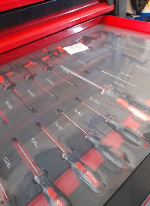 PROMOÇÃO Só até fim do mês Carrinho de ferramentas