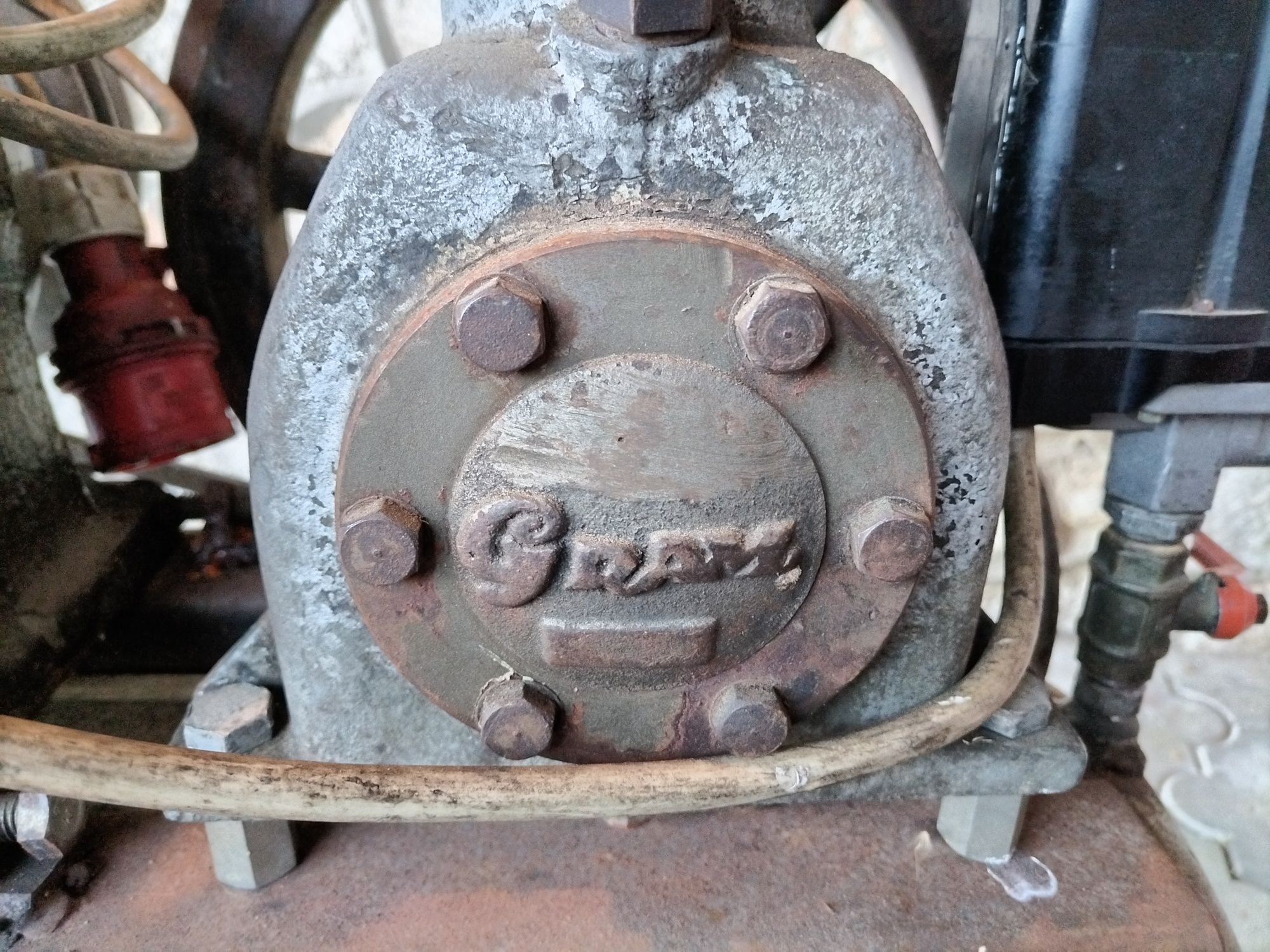 Kompresor 80l 5kw GRAM