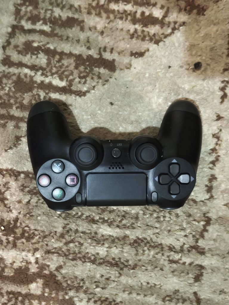 Pad od ps 4  można podłączyć go do laptopa lub komputera