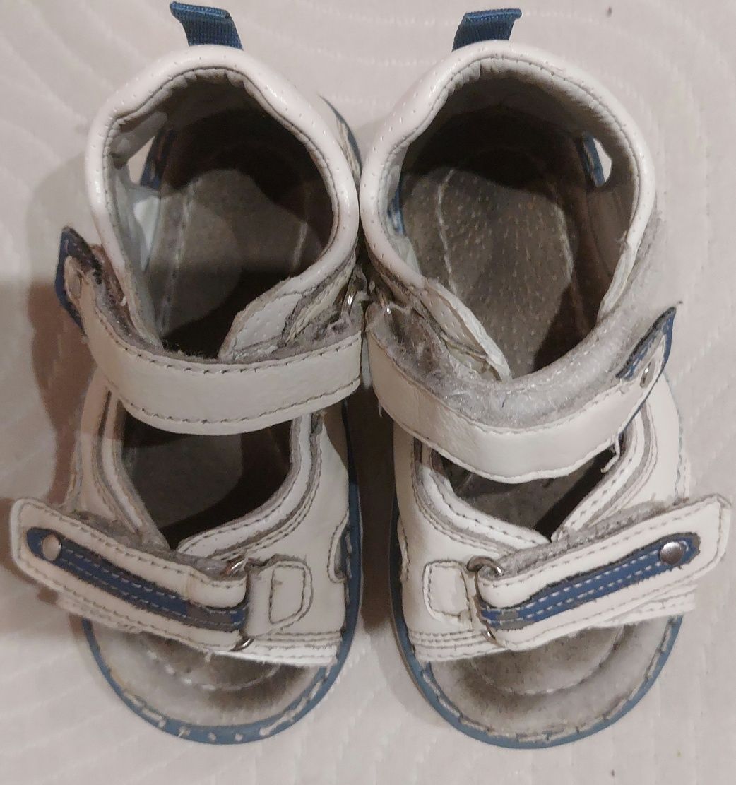 Sandałki skórzane