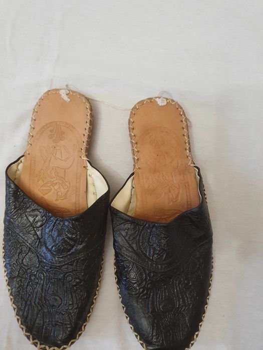 Продам новые оригинальные женские шлепки Jianbulai.