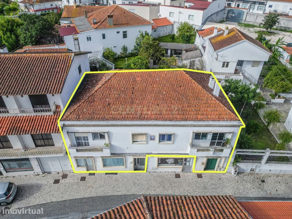 Prédio Urbano no Centro de Louriçal