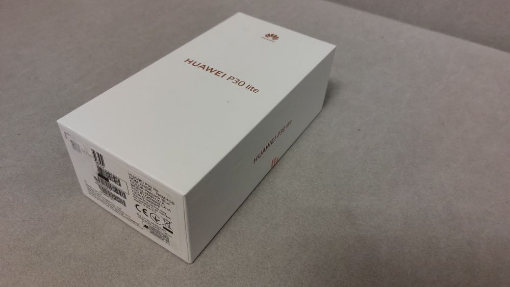 Pudełko huawei p30 lite niebieski