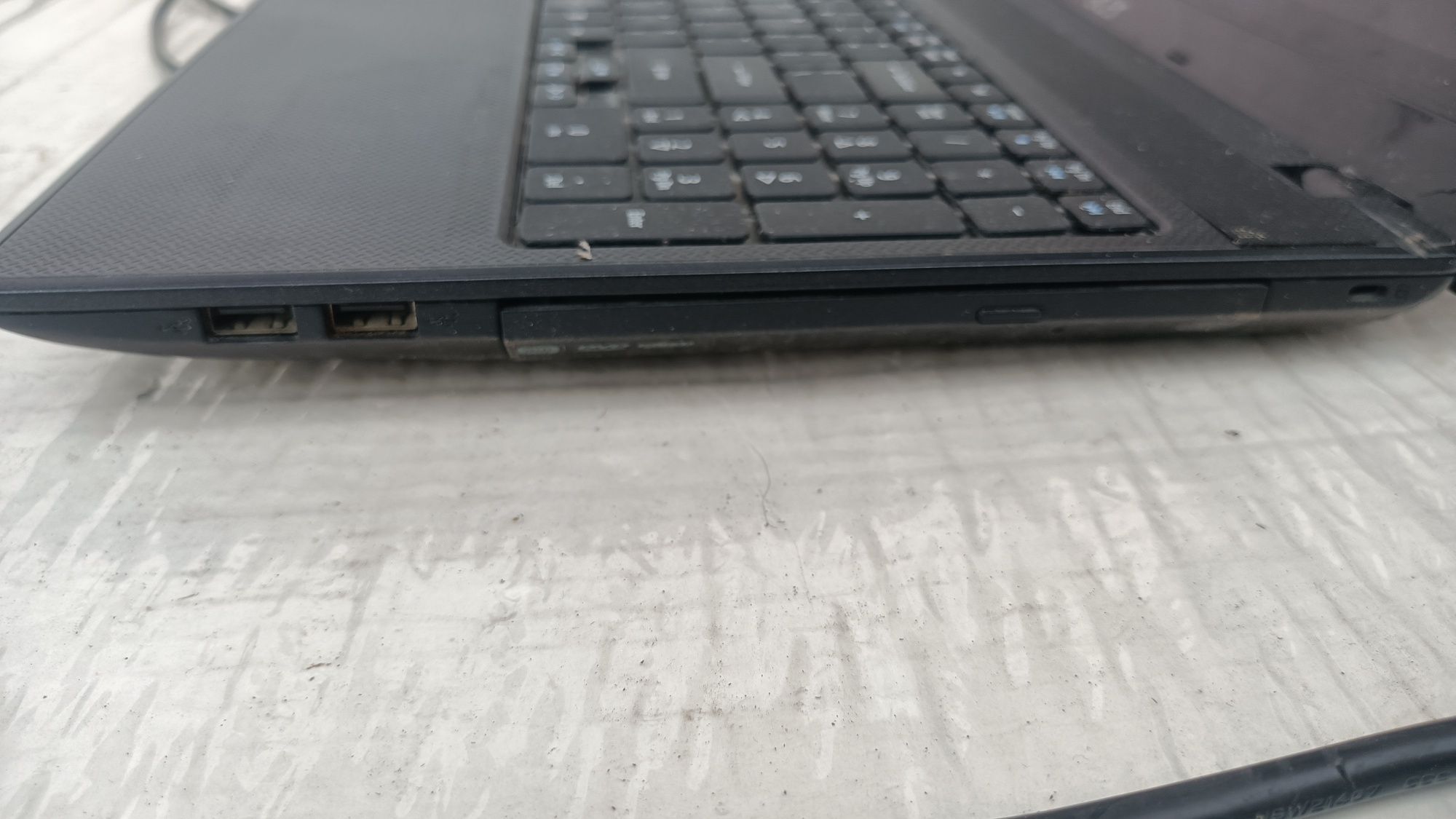 15,6 Laptop ACER Aspire 5742 Intel Pentium 4GB Win7 HDMI USB SD CD-ROM