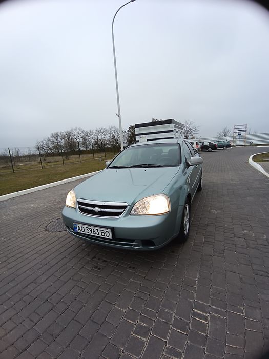 Chevrolet lacetti 1.6 бензин