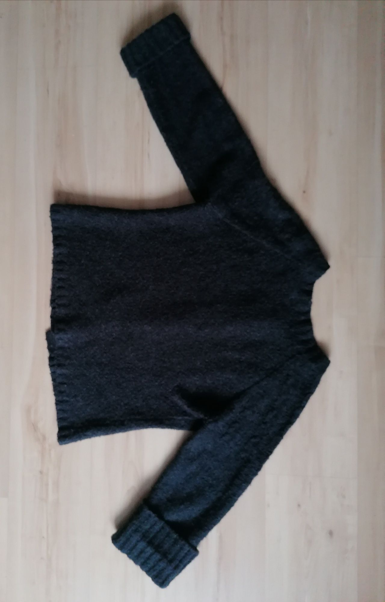 Sweter TU zapinany na 3 guziki