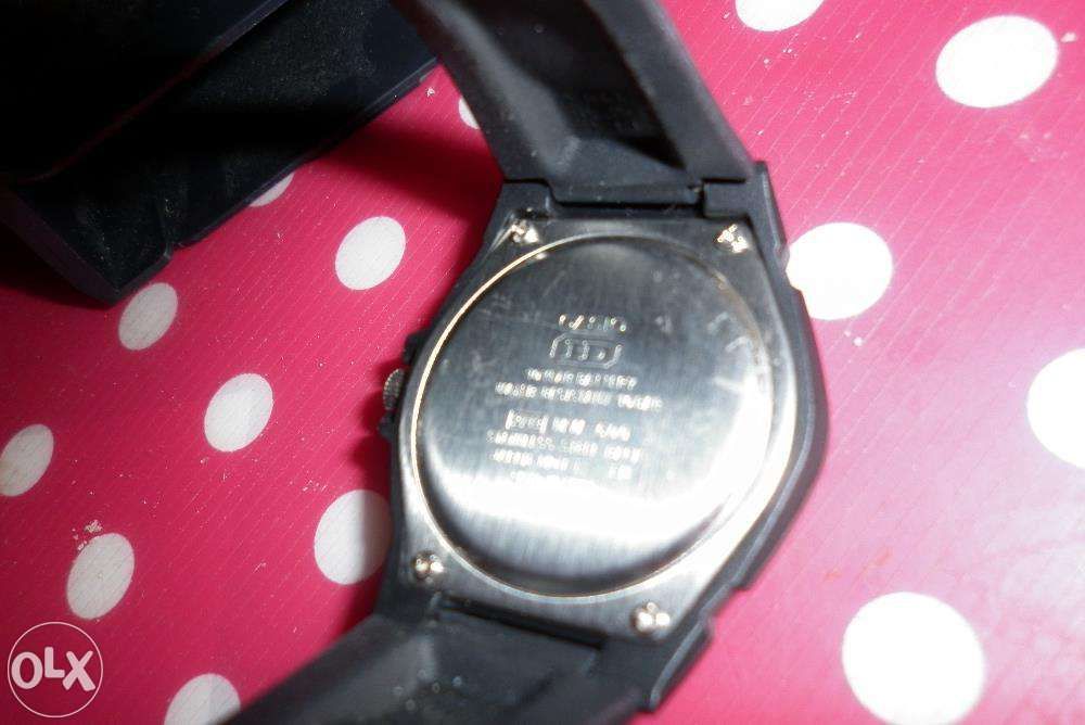 Zegarek Casio MW-600 Czas światowy, Datownik