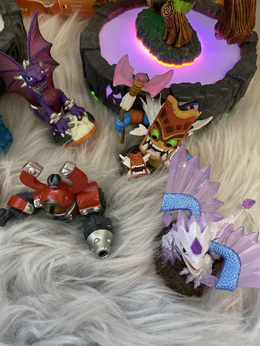 Skylanders Gigants z podstawkami