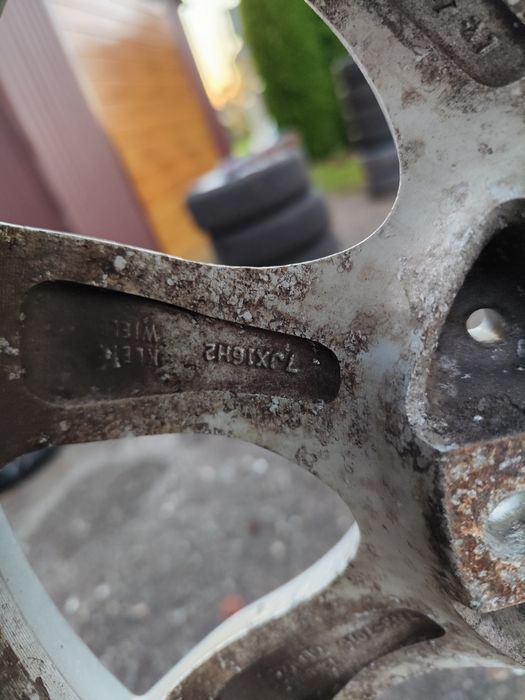 Komplet kół zimowych na  alufelgach 215/65/16