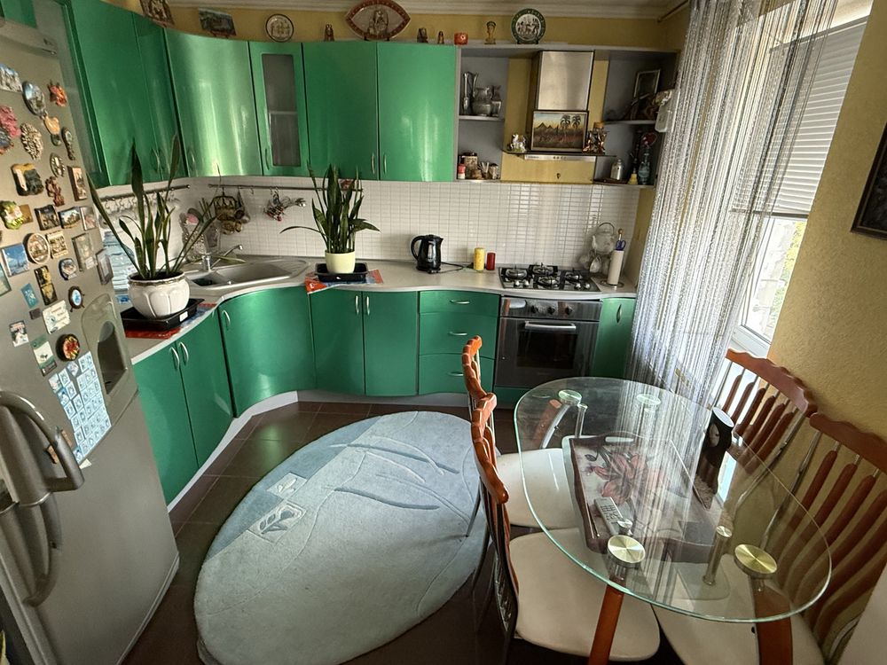 Продаж квартири 2 кім. в центрі по вул. Нова
