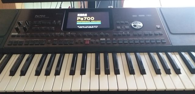 Keyboard KORG PA 700