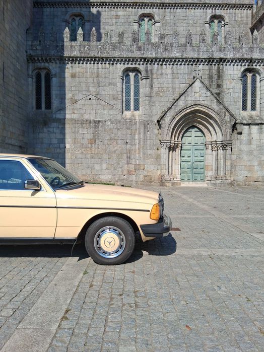 Aluguer Viatura para eventos/casamentos - mercedes w123 Grande Porto