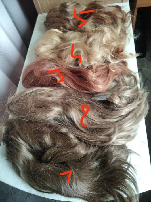 Парики искусственные.