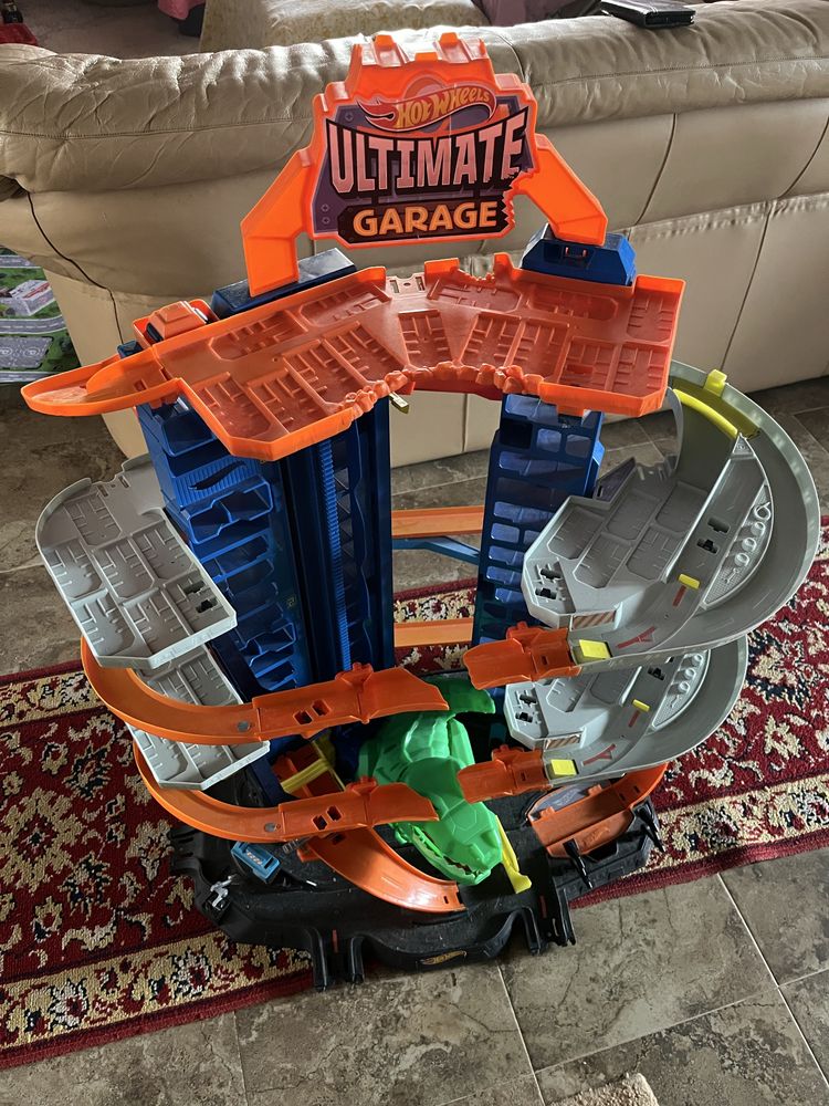 Ultimate garage hot wheels