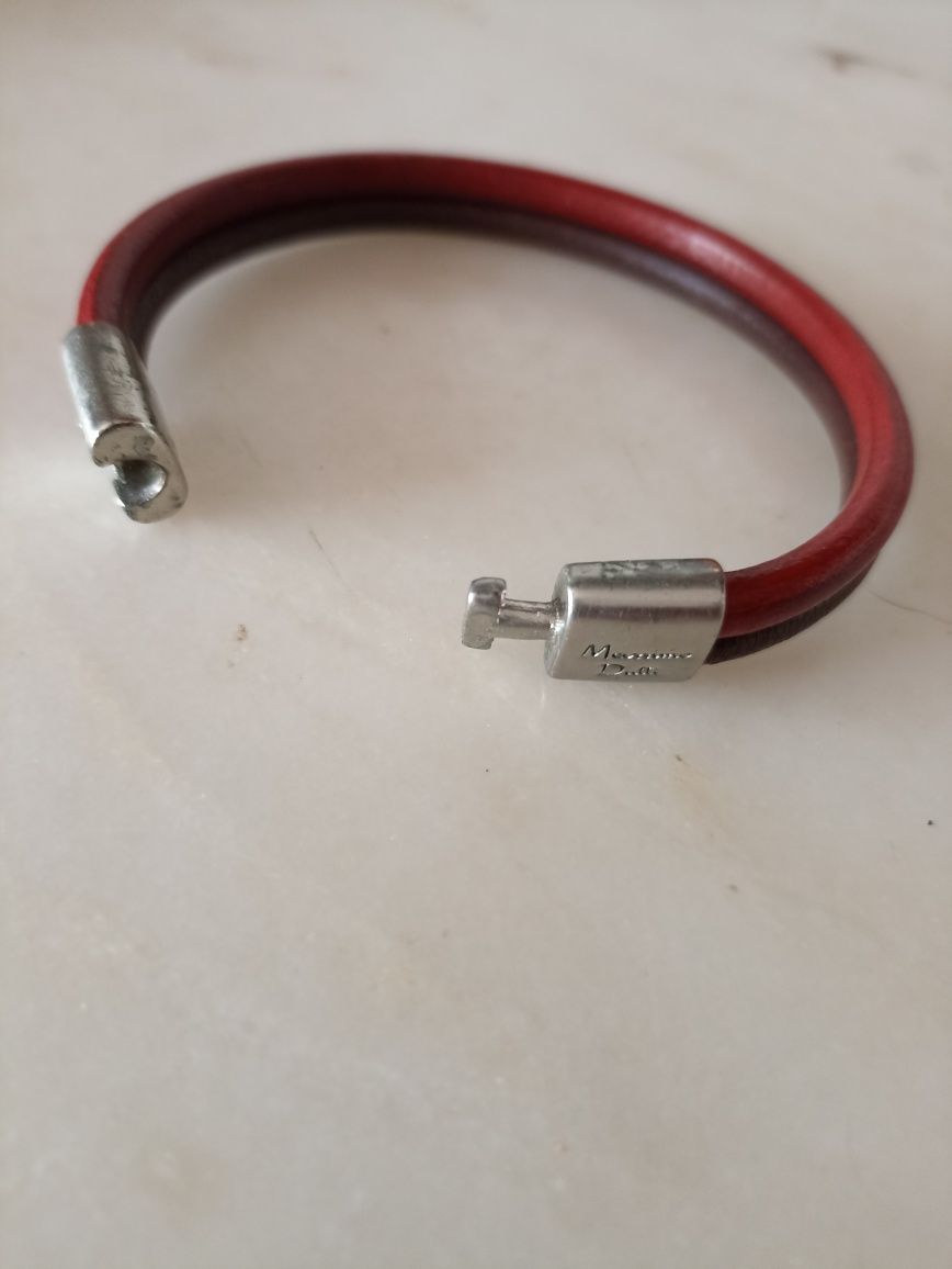 Quatro pulseiras unisexo - design