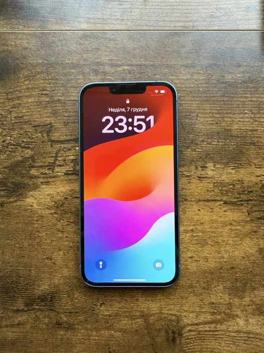 Продам Iphone 13