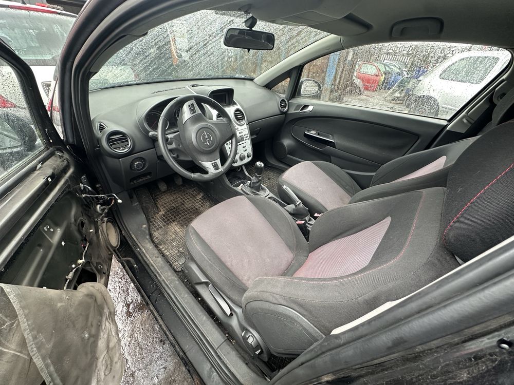 Czesci Corsa D 1.3TDI 06r, Silnik Skrzynia Drzwi Maska Klapa Zderzak