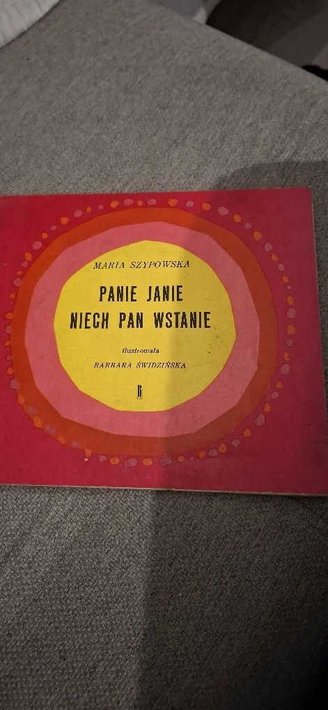 Książka z czasów prl "Panie Janie niech Pan wstanie"
