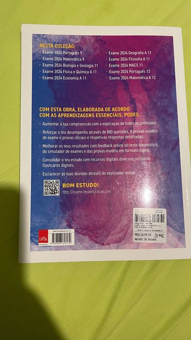 Livro de preparação para exame de Geografia A
