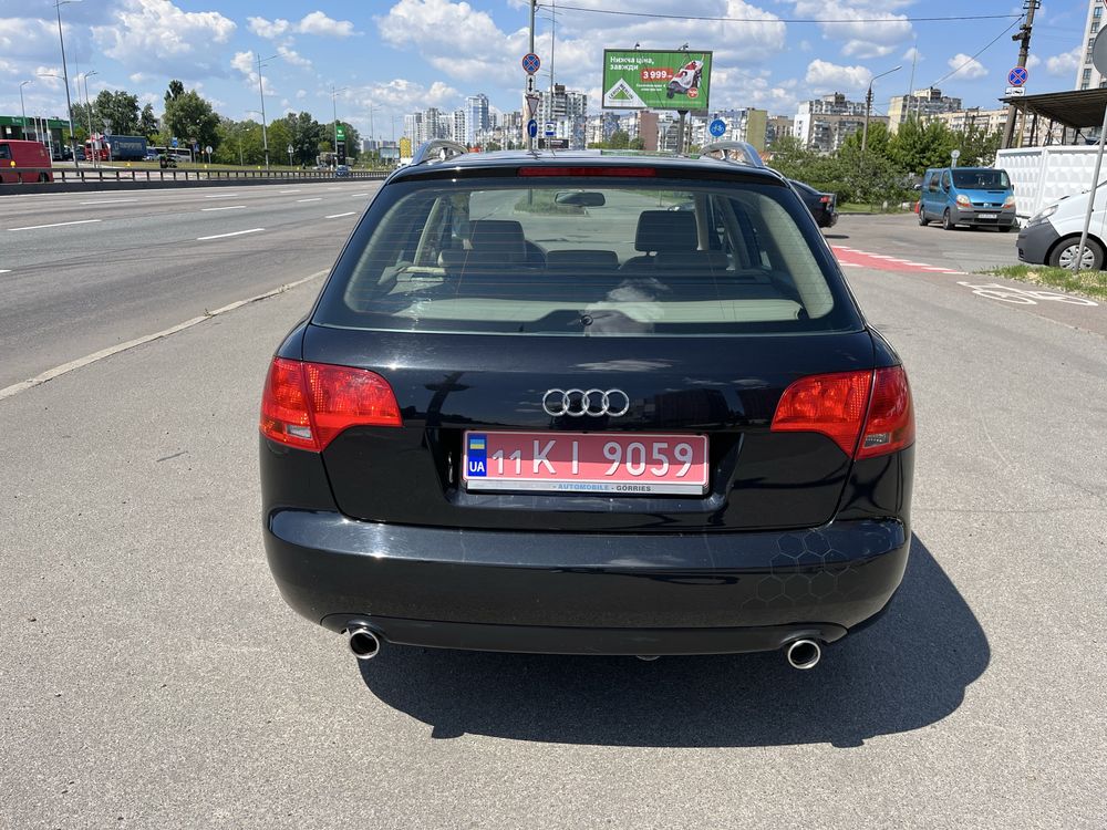 Audi A4 бензин 1.6 MPI