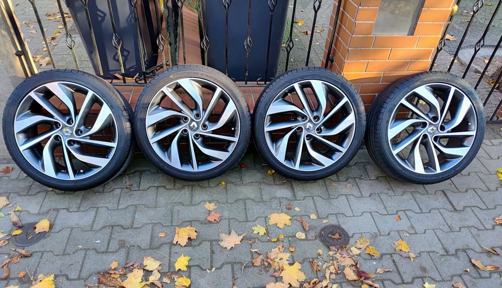 Felgi 18" Renault Megane IV z oponami