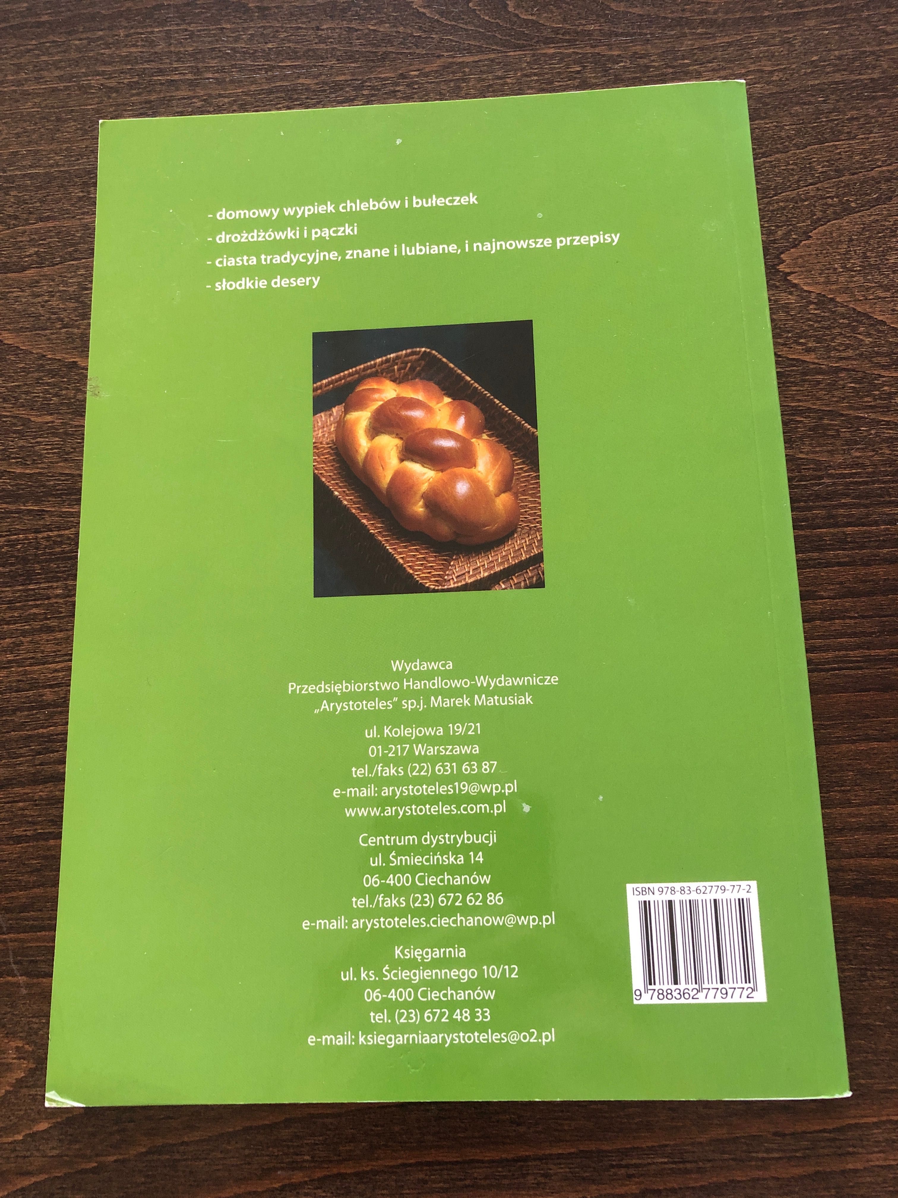 Książka z przepisami „Domowe wypieki. Ciasta, desery, domowe pieczywo”