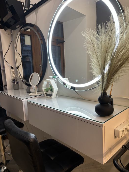 Макіяжні столики та дзеркала  недорого