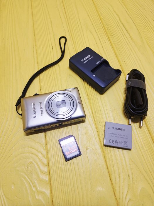 Компактный фотоаппарат Canon Digital IXUS 220 HS Silver