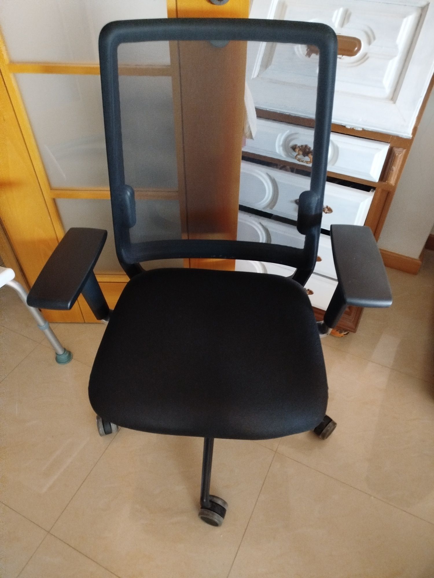 Vendo cadeira ergonómica