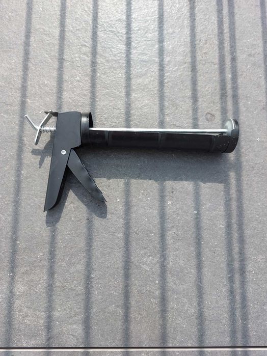 Pistolet, wyciskacz do silikonu