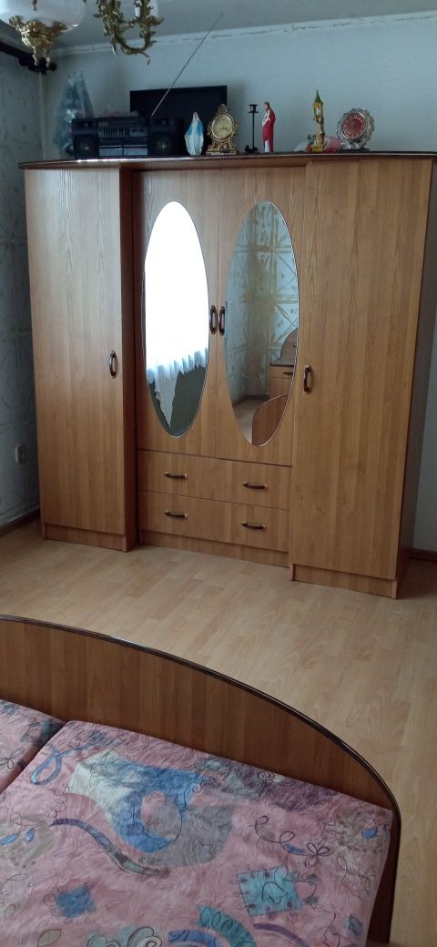 Oddam za darmo sypialnie z szafą