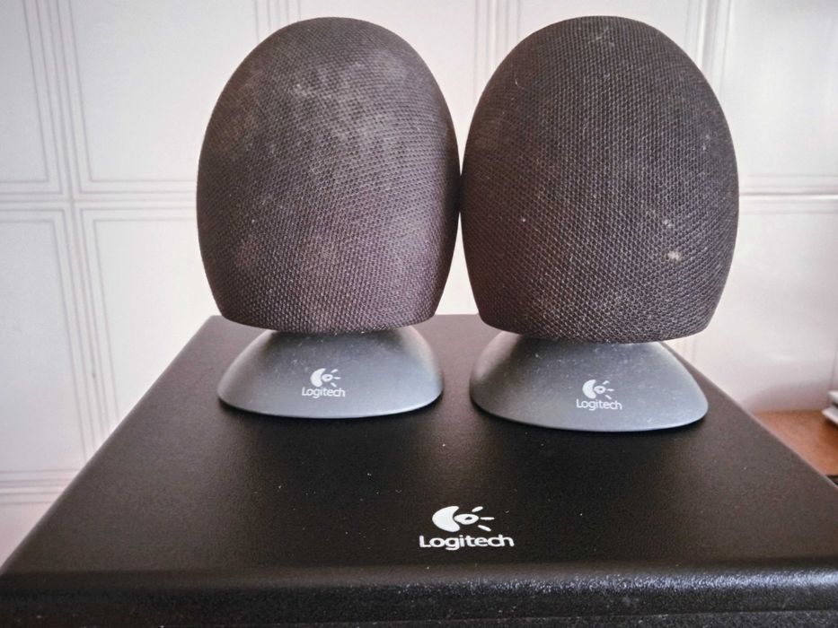 Amplicador e Colunas da Marca Logitech (Negociável)