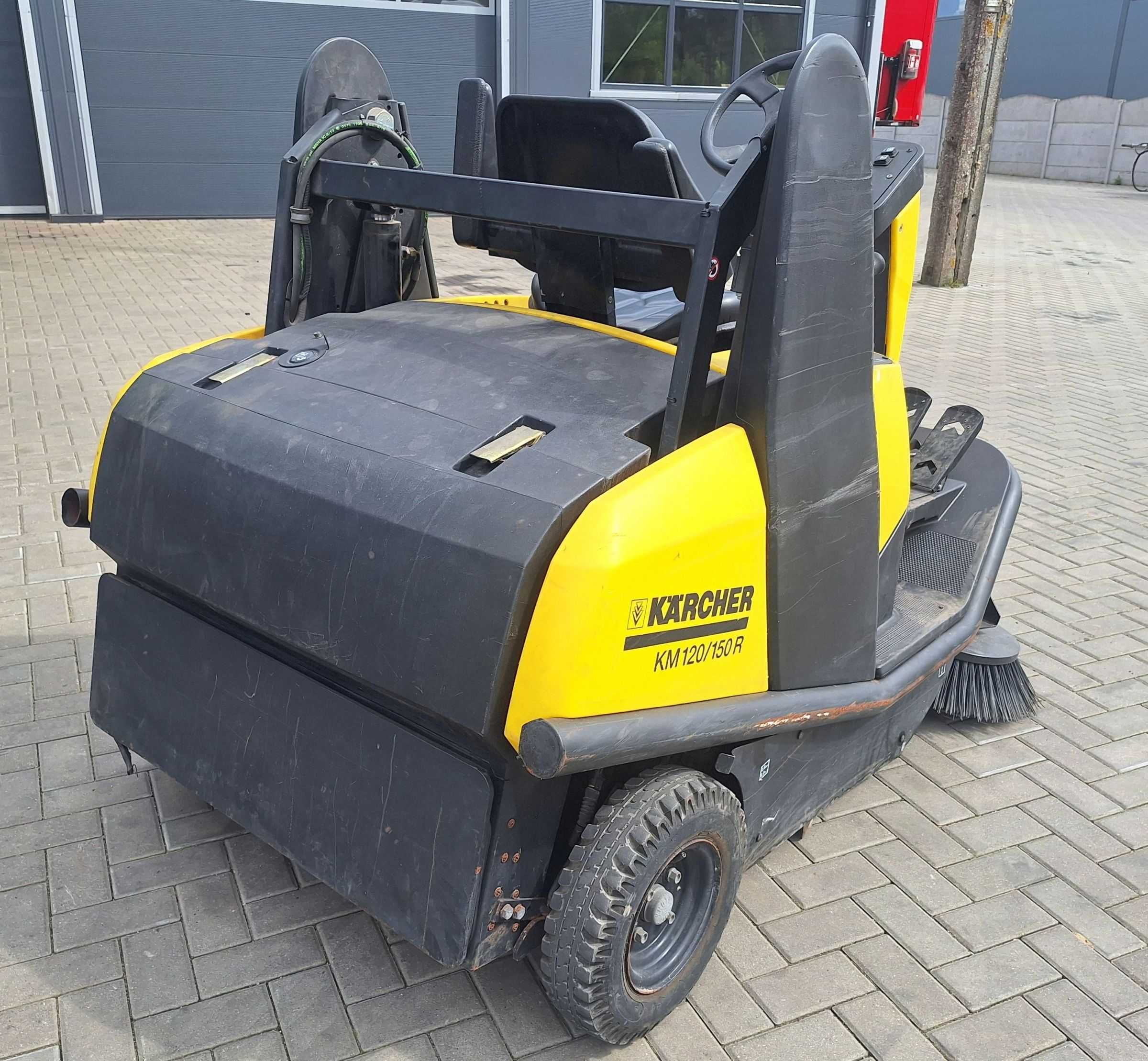 Zamiatarka Karcher KM 120/150R