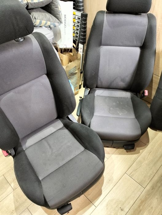 Fotele kubełkowe (nie RECARO) VW Golf IV Bora Octavia wnętrze