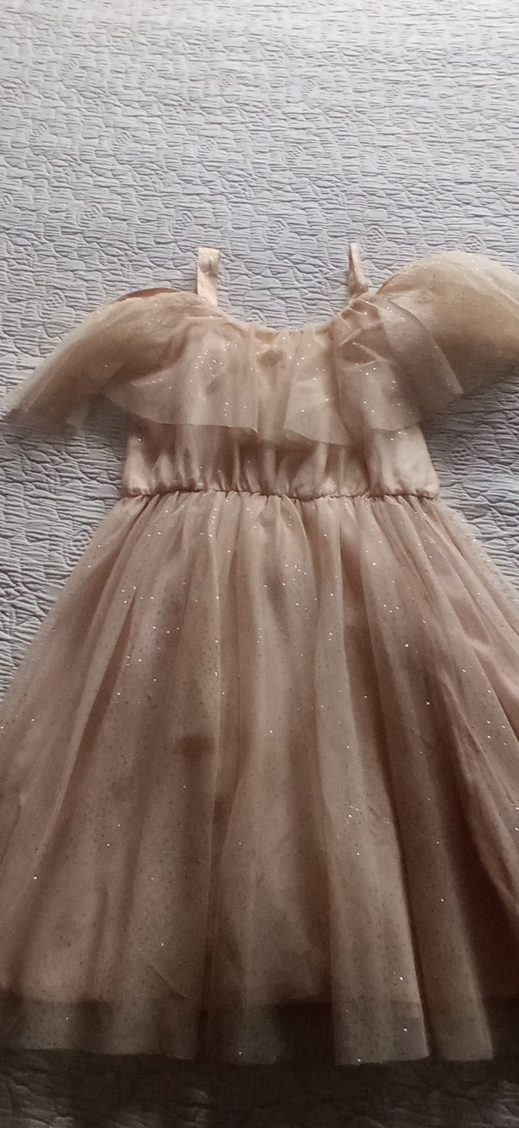 Vestido rosa com brilhantes idade 7 anos