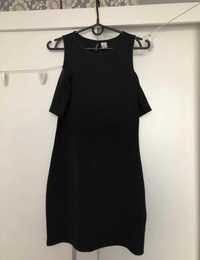 Czarna sukienka H&M z odkrytymi ramionami