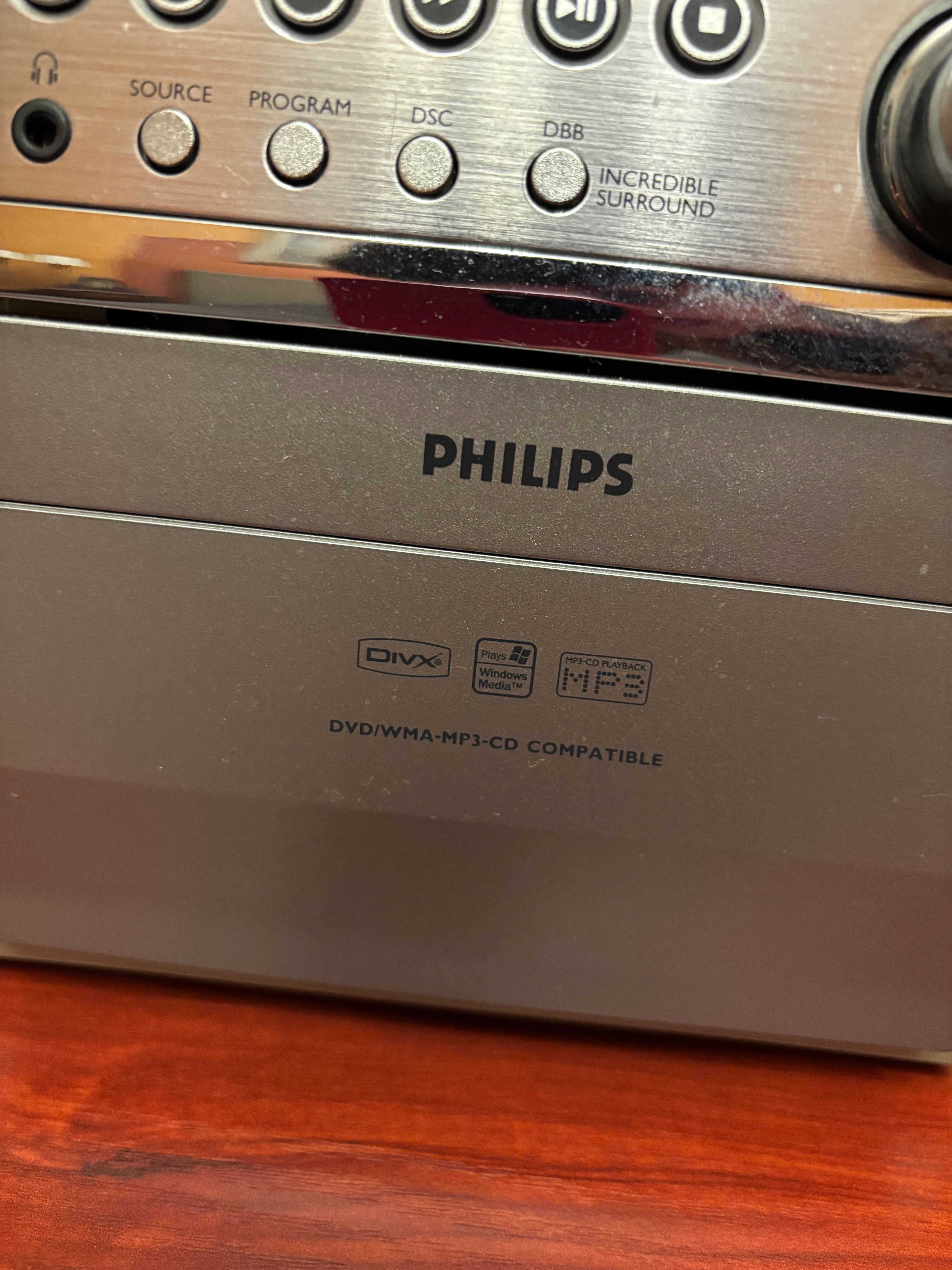 Wieża Philips z dwoma głośnikami