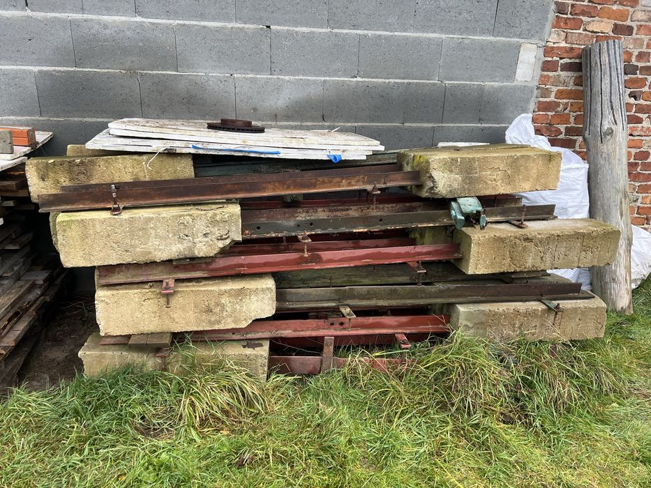 Słupki ogrodzeniowe z Teownika