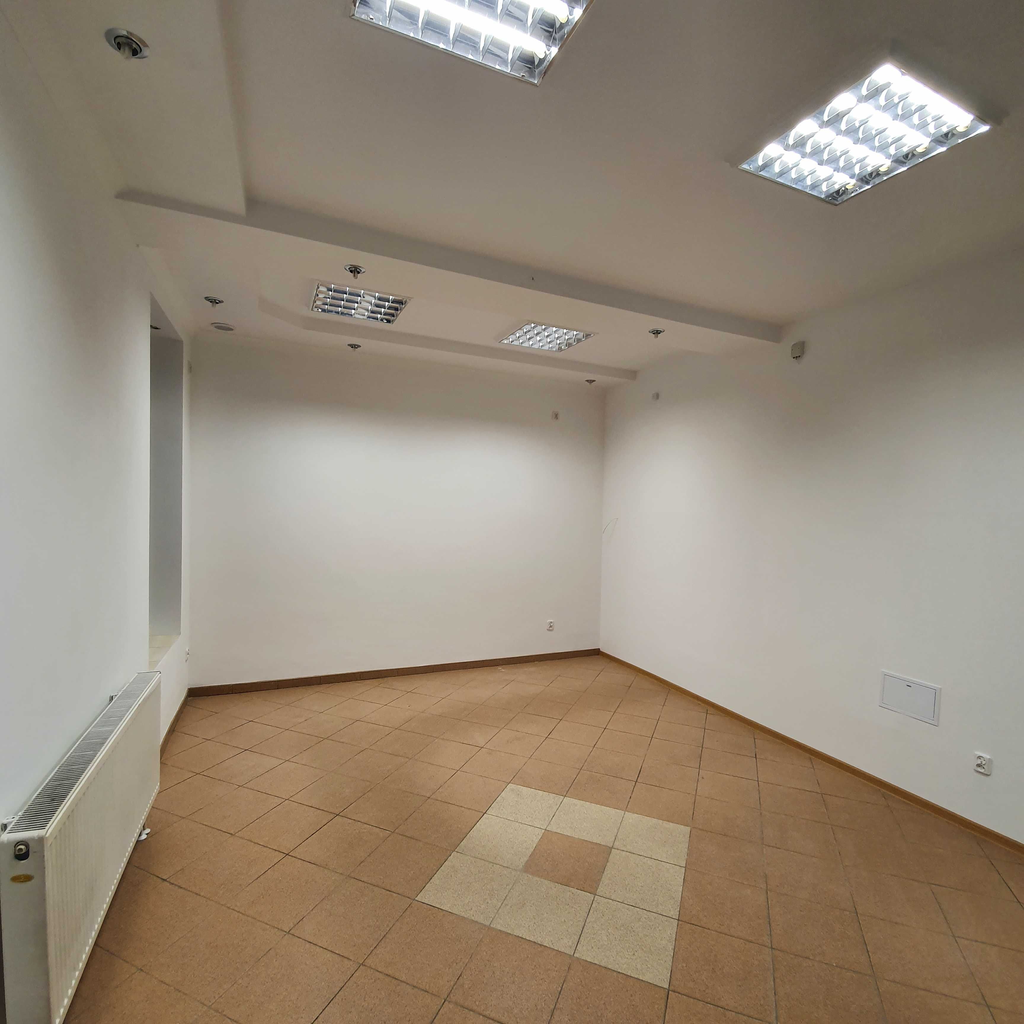 LOKAL - w centrum Bytowa 25 m2- FRYZJER, KOSMETYCZKA  itp