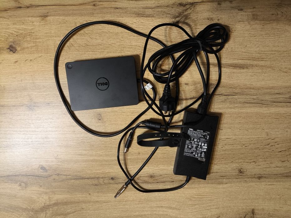Stacja dokująca Dell WD 15 z zasilaczem 130w