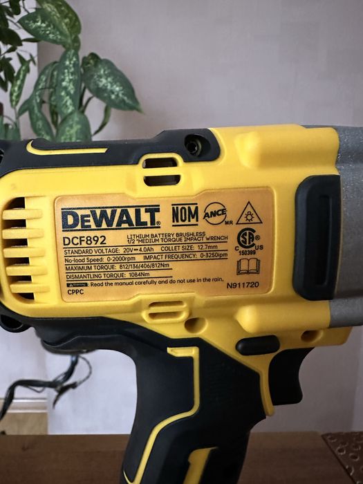 Акумуляторний гайкокрут DeWalt DFC 892