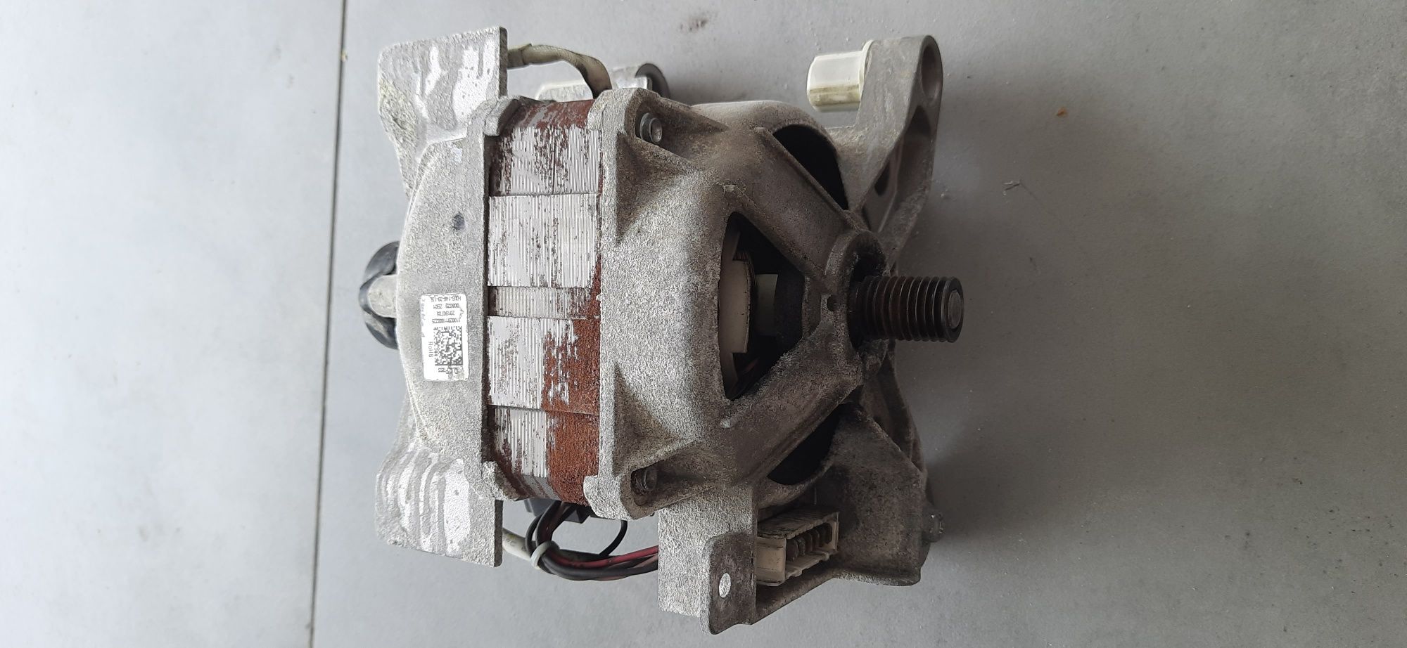 Silnik do pralki INDESIT BTWA61052W