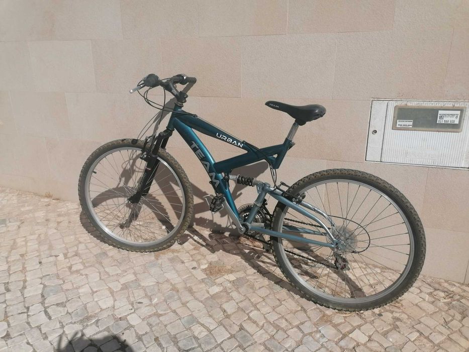 Bicicleta usada à venda, perfeita para passeios