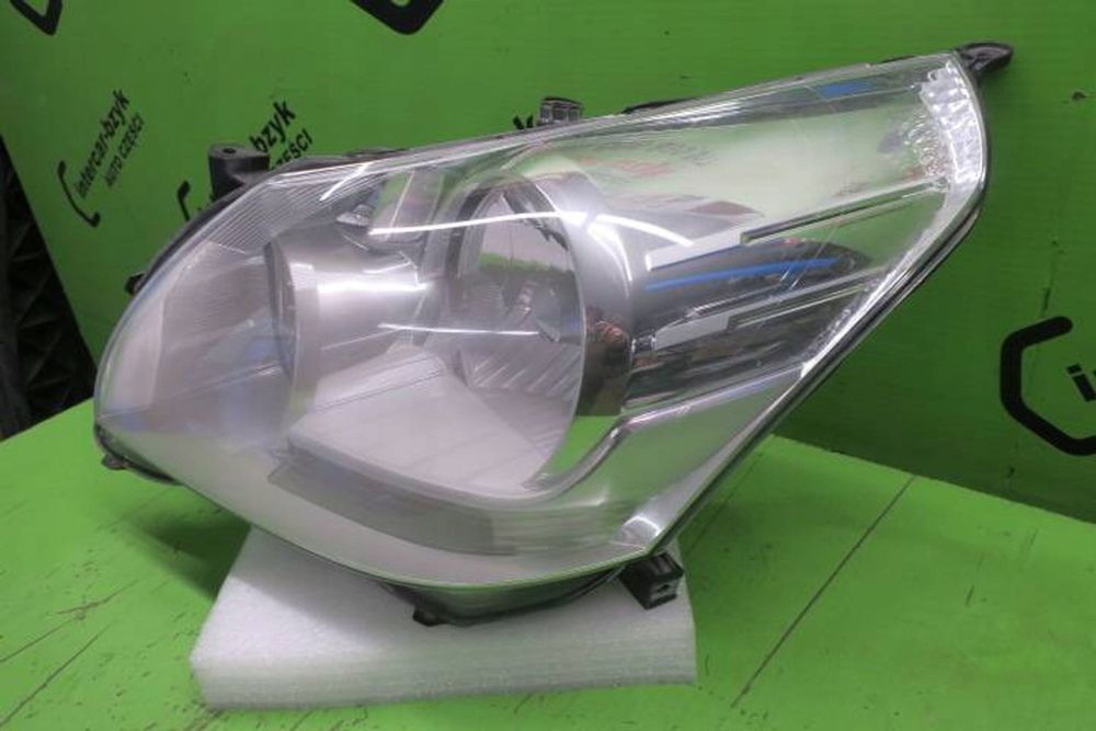 Toyota verso 2009 przód strona lewa lampa przednia