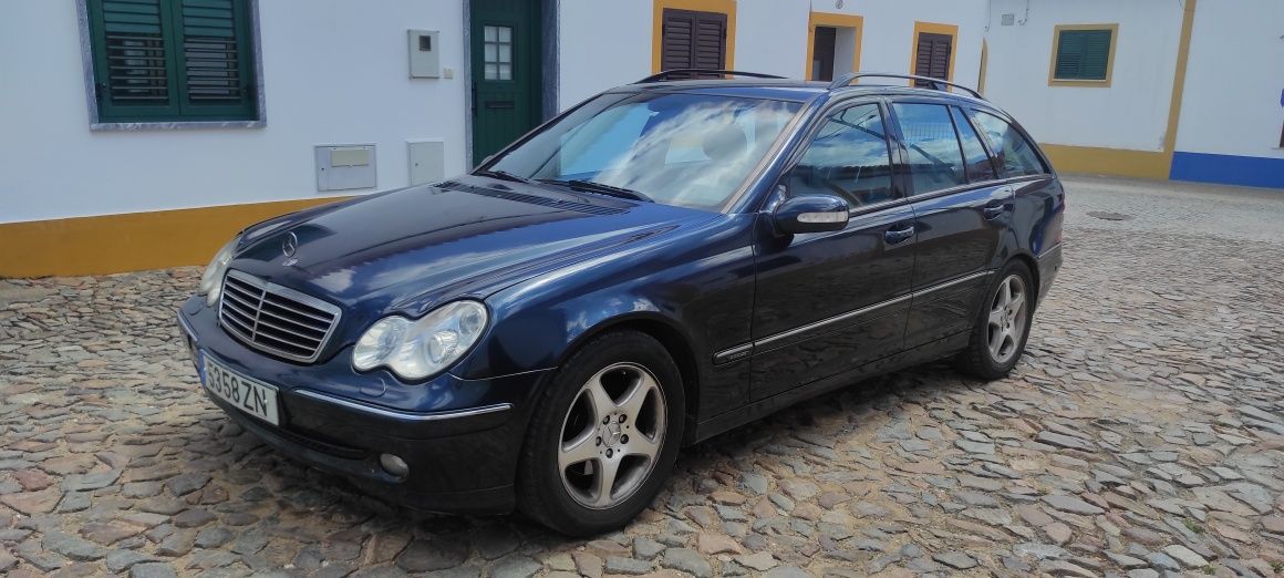 Mercedes C220 Avantgarde ano 2003 caixa automática